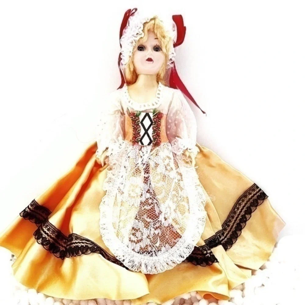 7! DOLLS! Vintage Dolls Of the World!